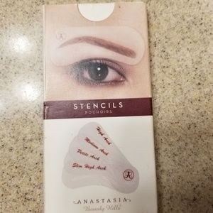 ANASTASIA BEVERLY HILLS Stencils